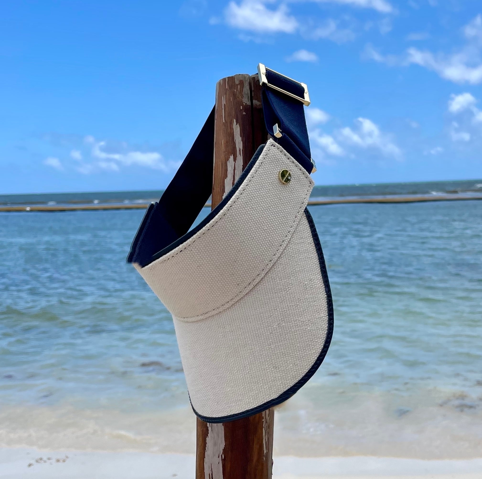 The Play & Aprés Visor - Natural Canvas / Navy Leather