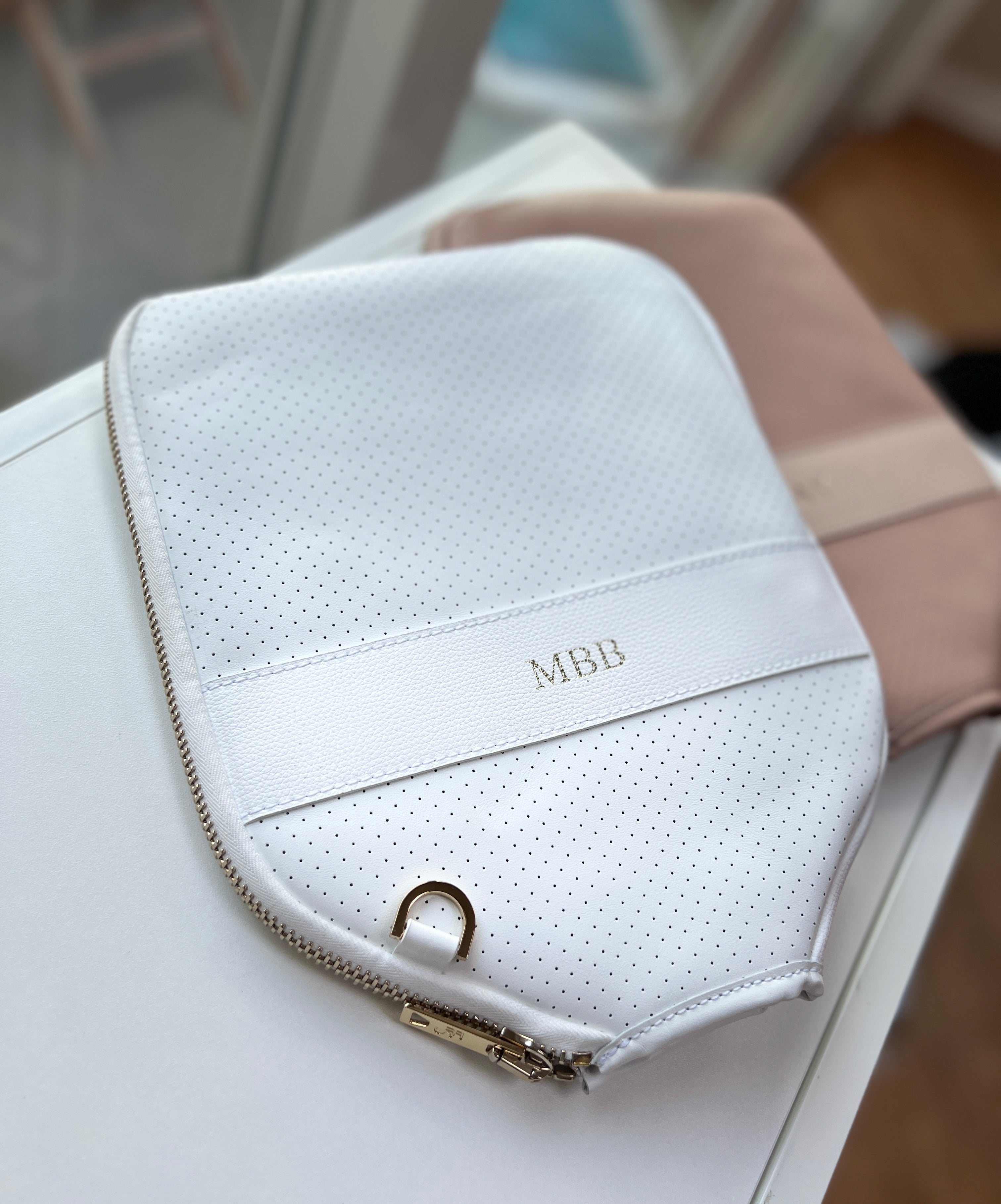 “The Addict” Leather Pickleball Bag - White/Gold