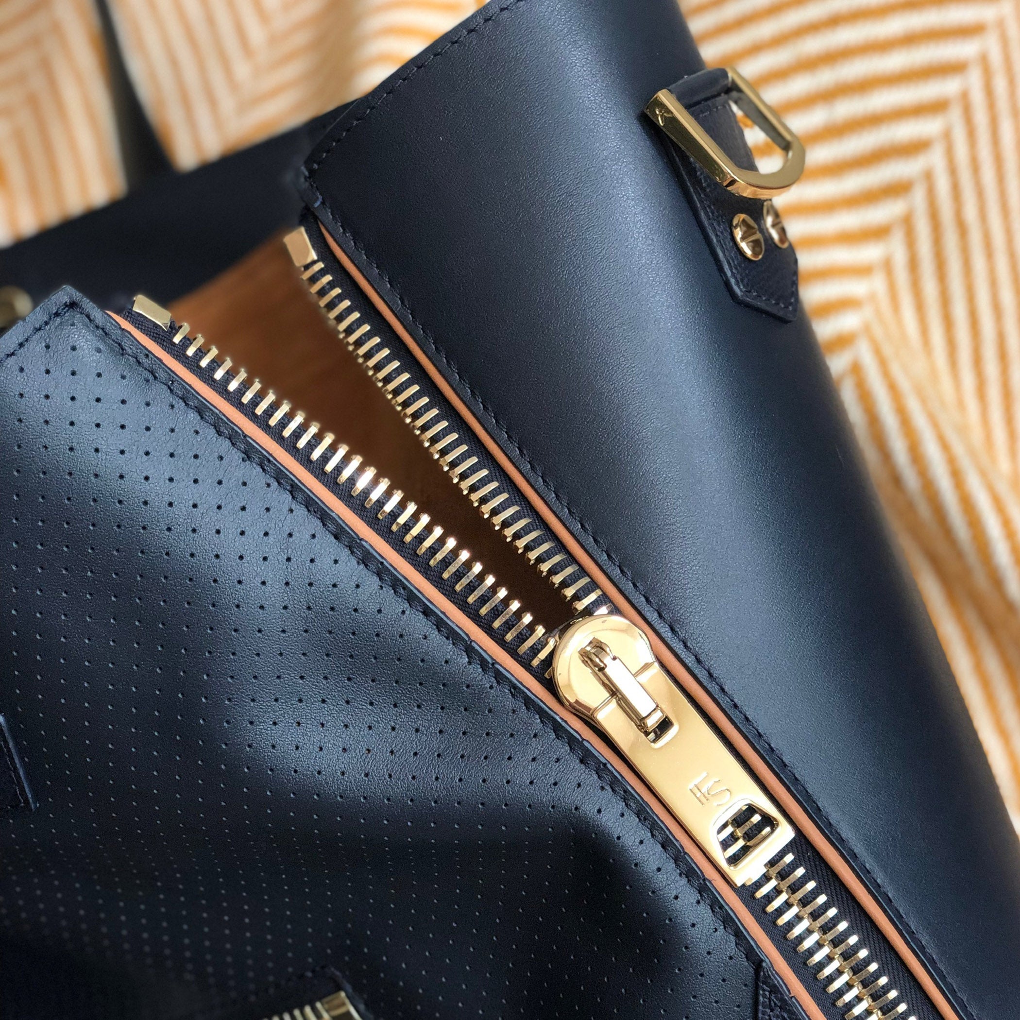Major Bag (Navy Leather / Gold Hardware)