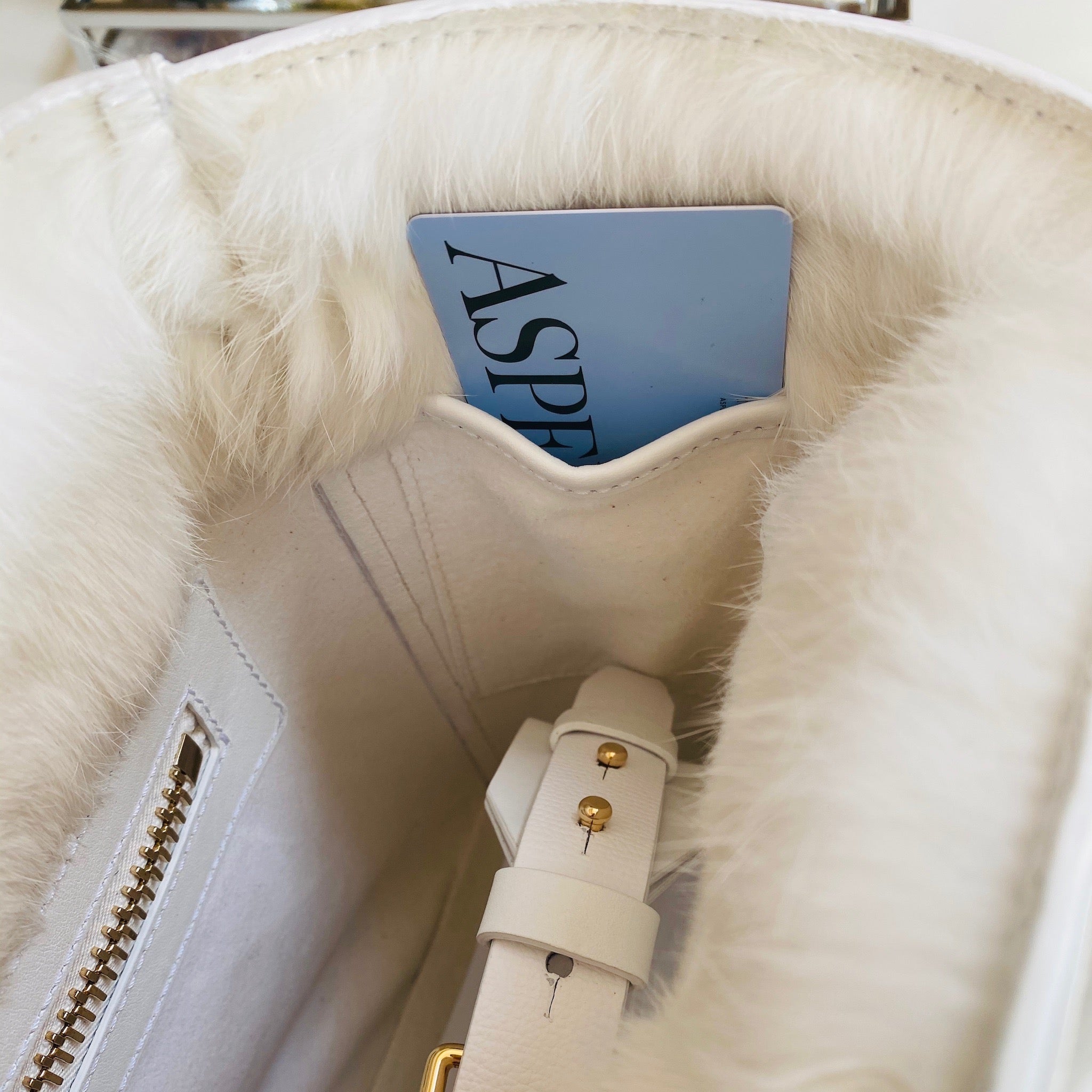 One Bag - LTD Fur Collection - White/White